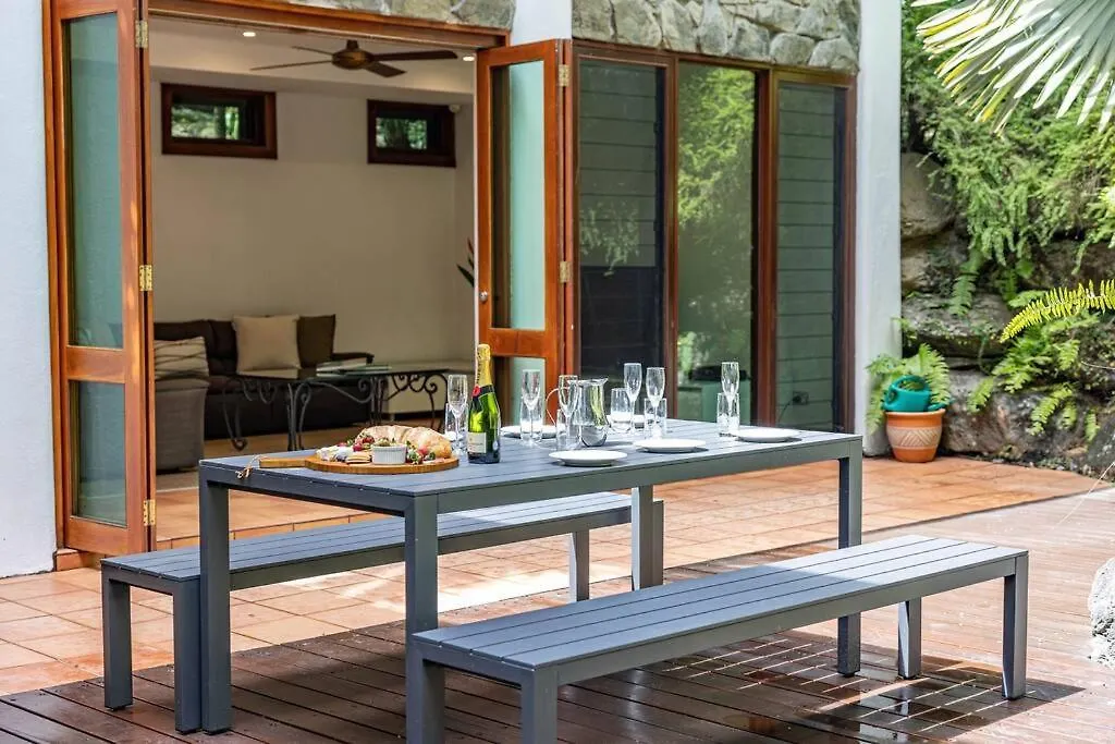 17 Wharf Street - Main House & Bungalow Port Douglas Сasa de vacaciones